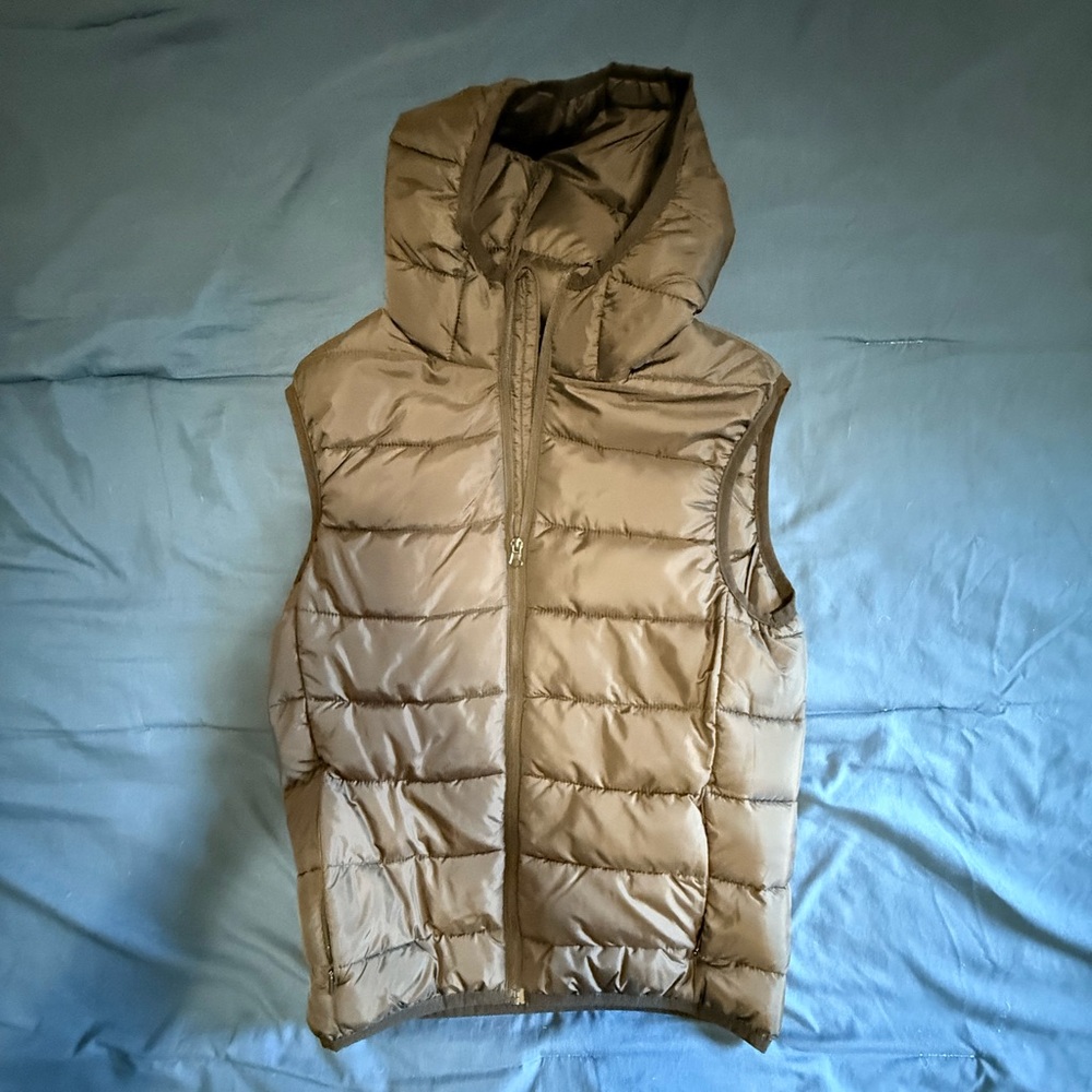 H&M Sleeveless Puffer Vest with Hood in Taupe Brown